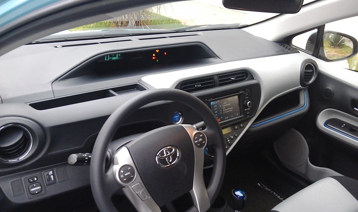 prius c dash.jpg